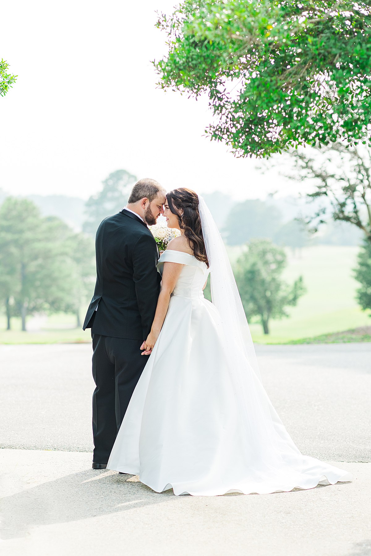 Lane Tree Golf Club wedding by Raleigh wedding photographer Kelsie Zeagler Photography