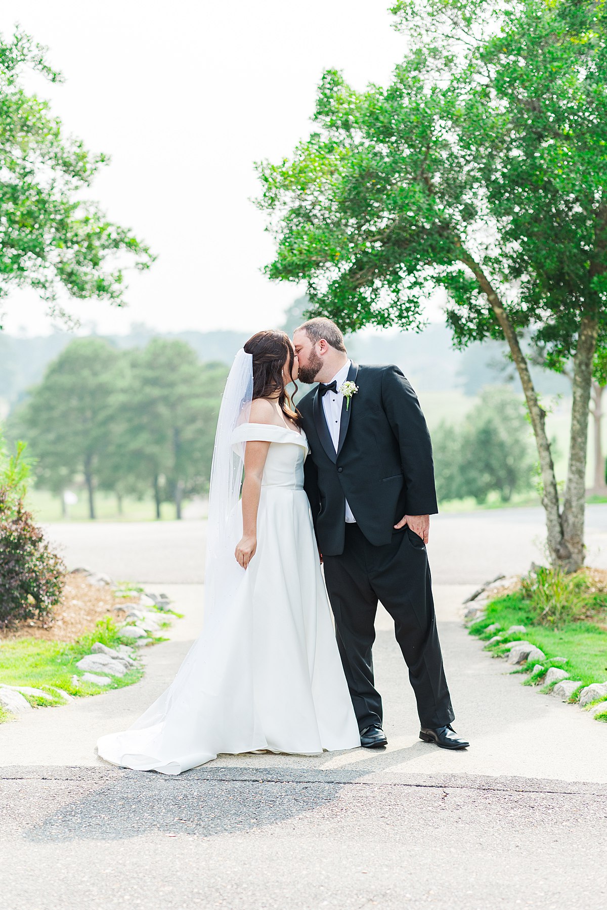 Lane Tree Golf Club wedding by Raleigh wedding photographer Kelsie Zeagler Photography