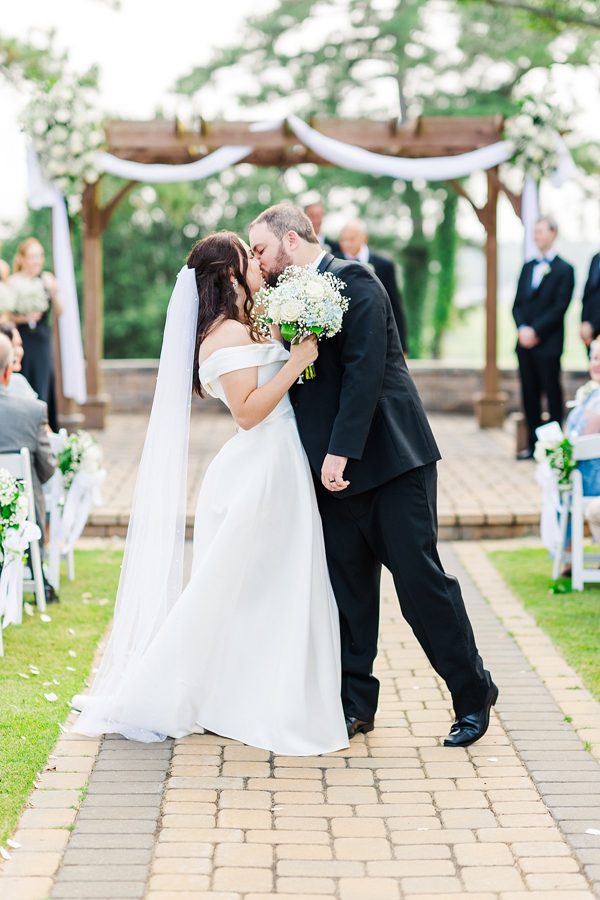 Lane Tree Golf Club wedding by Raleigh wedding photographer Kelsie Zeagler Photography