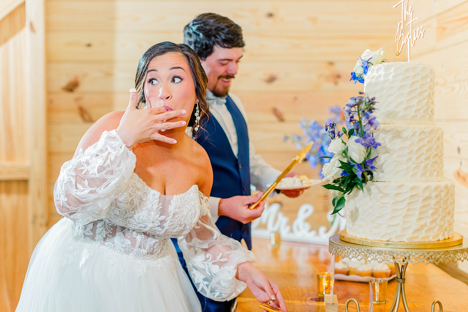 A blue and white wedding reception in North Carolina. Photography by Kelsie Zeagler 